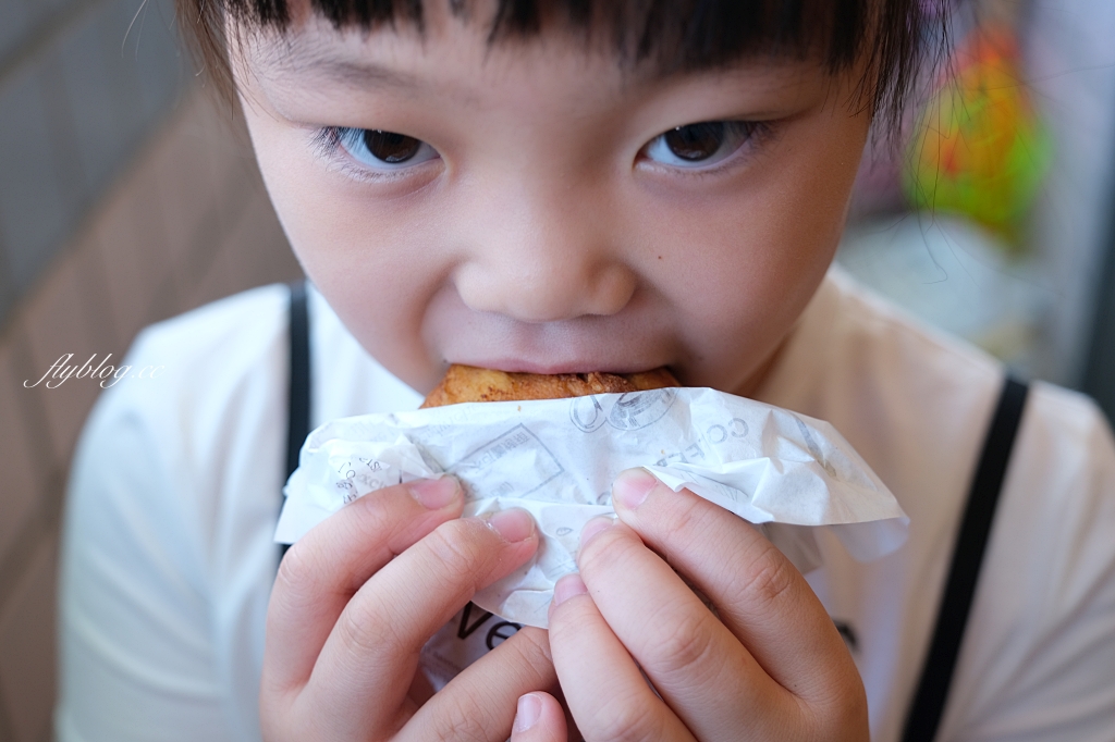 通霄邱煎包｜通霄市場對面邱記水煎包，皮酥脆有嚼勁內餡清甜又啾西 @飛天璇的口袋