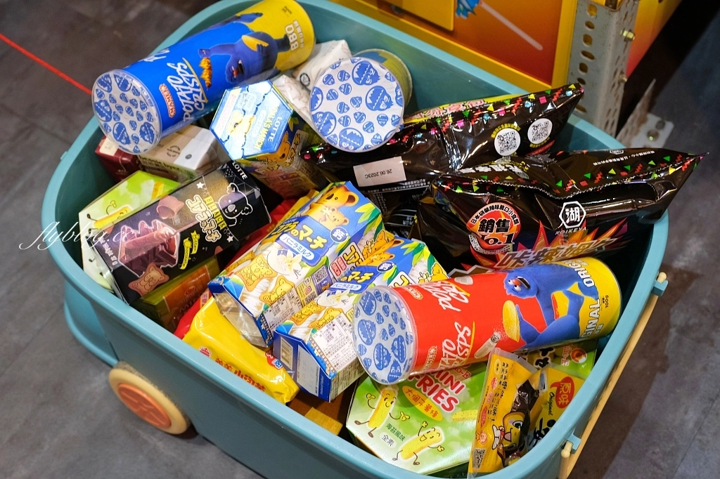 夾子園彰化旗艦店｜全台最好出貨的夾娃娃機，東西多到根本像小型賣場，還可以幫忙喬位置 @飛天璇的口袋