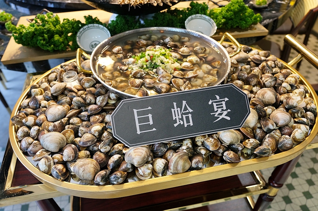 蛤?!Huh Pot台中公益店|超浮誇卜卜蜆打邊爐,超過500顆12斤巨蛤宴,8種不同吃法一次滿足 @飛天璇的口袋 蛤?!Huh Pot台中公益店|超浮誇卜卜蜆打邊爐,超過500顆12斤巨蛤宴,8種不同吃法一次滿足 @飛天璇的口袋