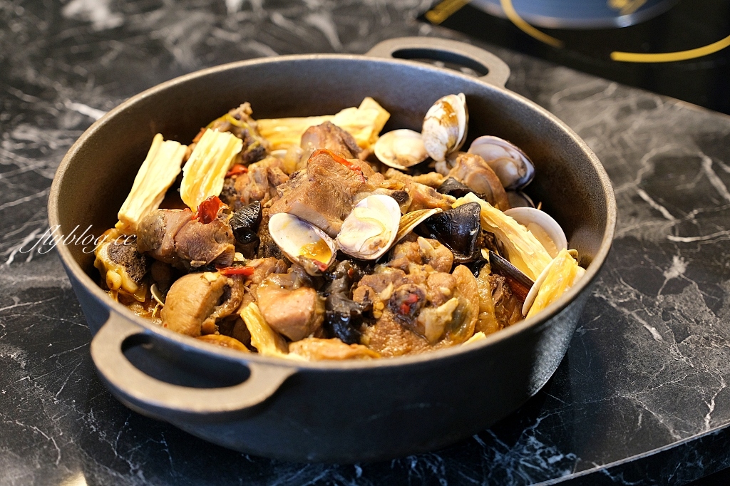 蛤?!Huh Pot台中公益店|超浮誇卜卜蜆打邊爐,超過500顆12斤巨蛤宴,8種不同吃法一次滿足 @飛天璇的口袋 蛤?!Huh Pot台中公益店|超浮誇卜卜蜆打邊爐,超過500顆12斤巨蛤宴,8種不同吃法一次滿足 @飛天璇的口袋