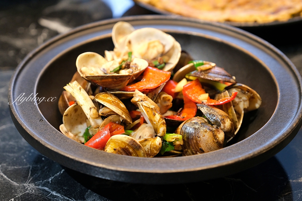 蛤?!Huh Pot台中公益店|超浮誇卜卜蜆打邊爐,超過500顆12斤巨蛤宴,8種不同吃法一次滿足 @飛天璇的口袋 蛤?!Huh Pot台中公益店|超浮誇卜卜蜆打邊爐,超過500顆12斤巨蛤宴,8種不同吃法一次滿足 @飛天璇的口袋