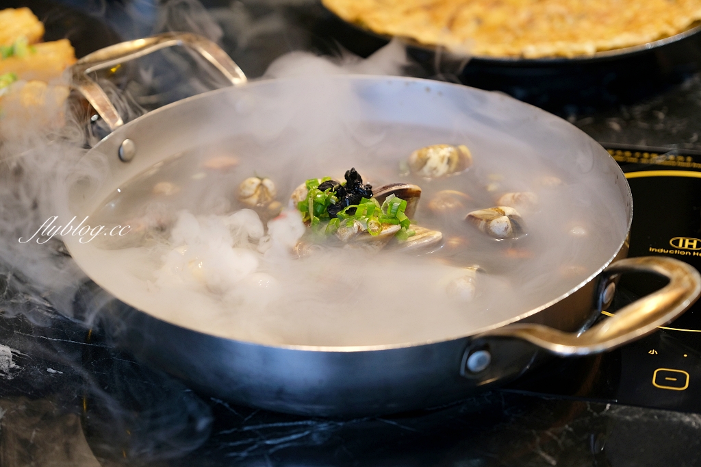 蛤?!Huh Pot台中公益店|超浮誇卜卜蜆打邊爐,超過500顆12斤巨蛤宴,8種不同吃法一次滿足 @飛天璇的口袋 蛤?!Huh Pot台中公益店|超浮誇卜卜蜆打邊爐,超過500顆12斤巨蛤宴,8種不同吃法一次滿足 @飛天璇的口袋