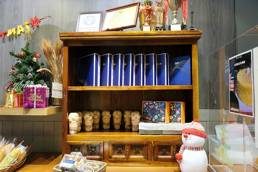 吉爾斯手作烘焙｜草莓季限定，超療癒草莓蛋糕、草莓捲、草莓乳酪上市囉！ @飛天璇的口袋