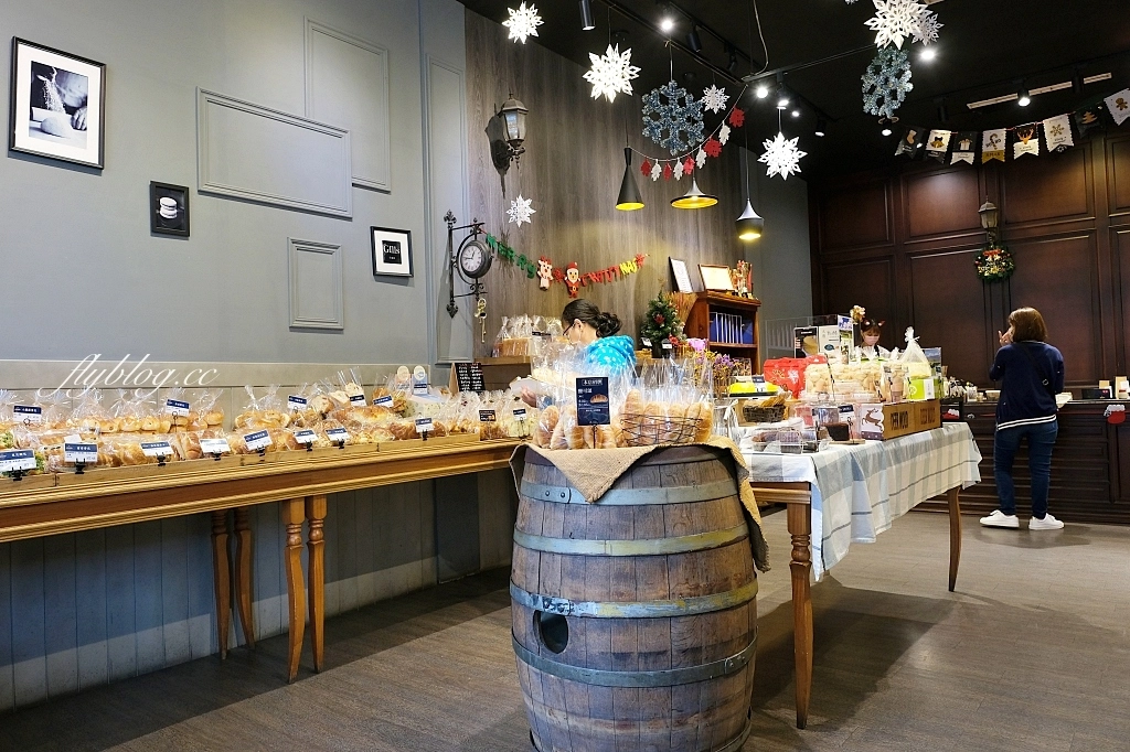 吉爾斯手作烘焙｜草莓季限定，超療癒草莓蛋糕、草莓捲、草莓乳酪上市囉！ @飛天璇的口袋