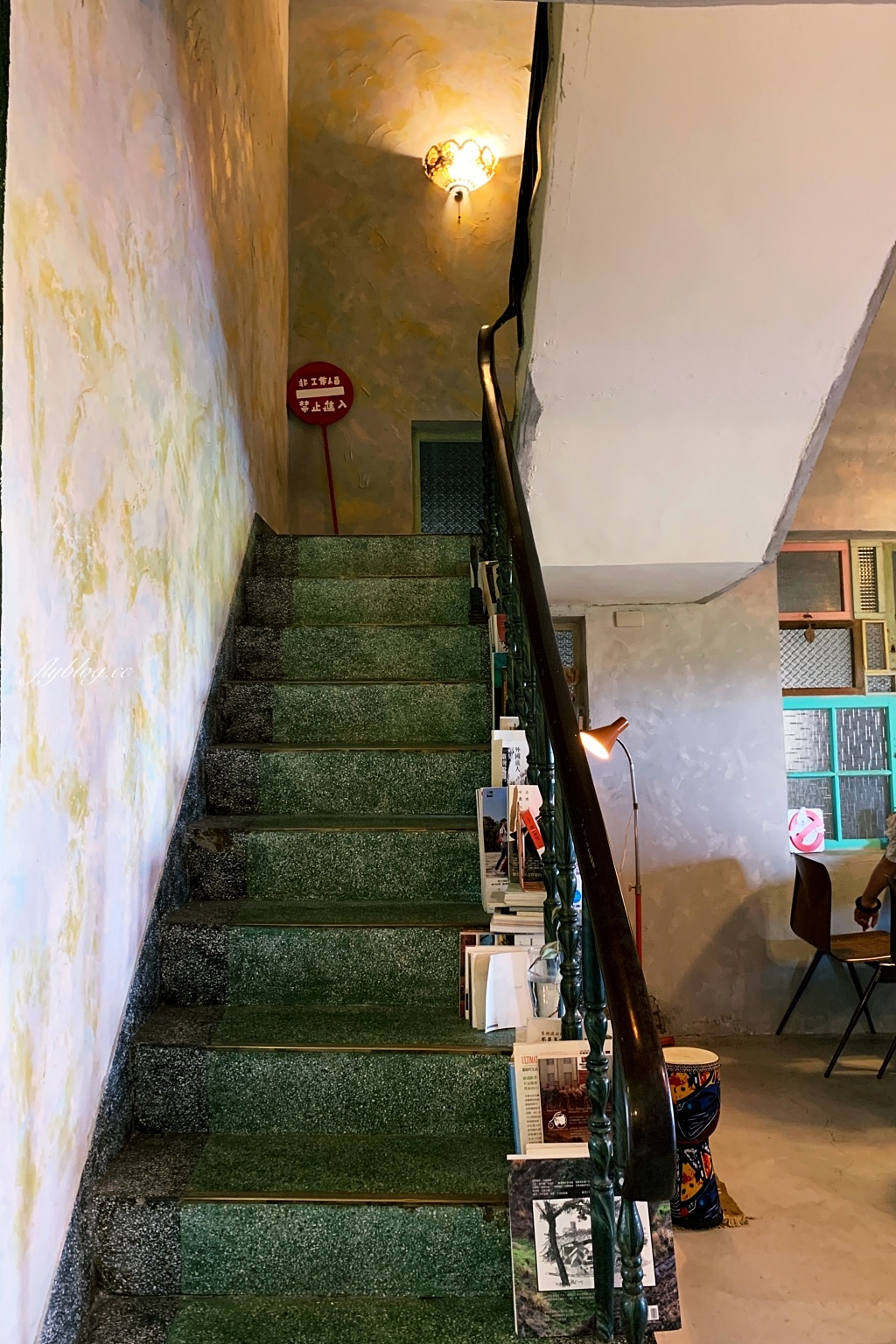 熊轉家田咖喱｜霧峰田野間的咖哩專賣店，座擁整片落地窗綠色稻田景觀 @飛天璇的口袋