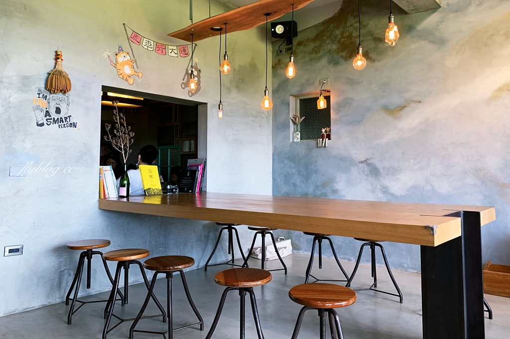 熊轉家田咖喱｜霧峰田野間的咖哩專賣店，座擁整片落地窗綠色稻田景觀 @飛天璇的口袋