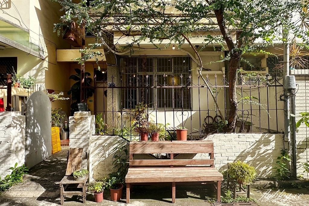 台中南屯｜小麥菓子 Komugi．黎明新村老宅甜點店，日本女生和台灣女生合開的戚風蛋糕店 @飛天璇的口袋