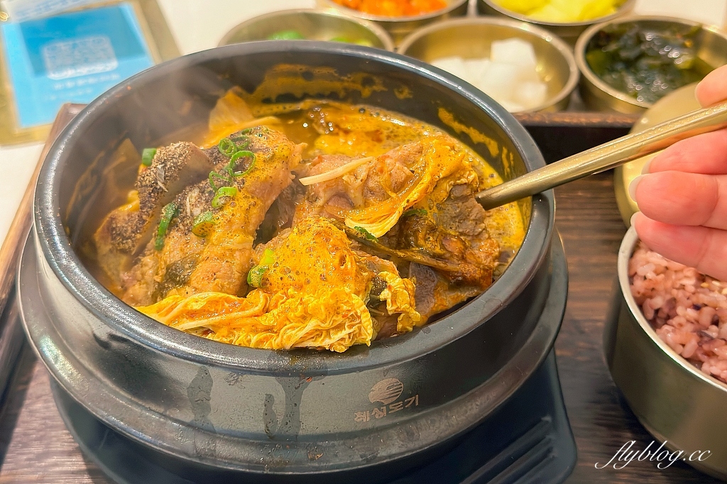 台中西區|無理 Wuli.台中韓式鍋物餐廳,夢幻的Tiffany藍和網美盪秋千 @飛天璇的口袋 台中西區|無理 Wuli.台中韓式鍋物餐廳,夢幻的Tiffany藍和網美盪秋千 @飛天璇的口袋