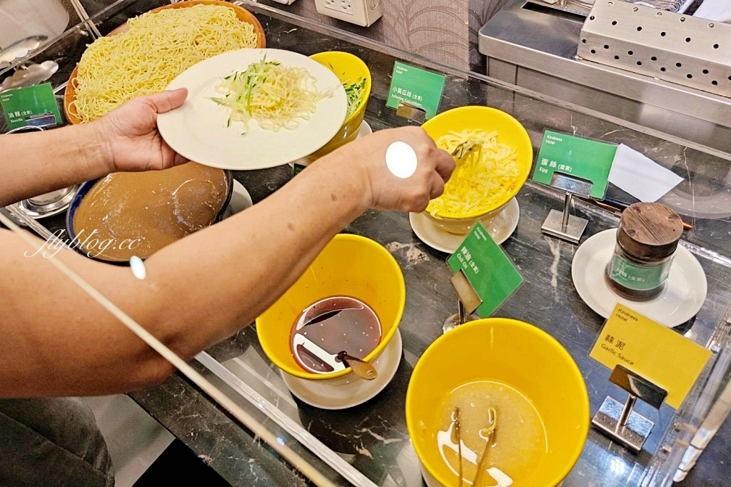 台南中西｜康橋商旅台南赤崁樓館．豐盛的早餐和宵夜免費供應，為了吃百匯住飯店 @飛天璇的口袋