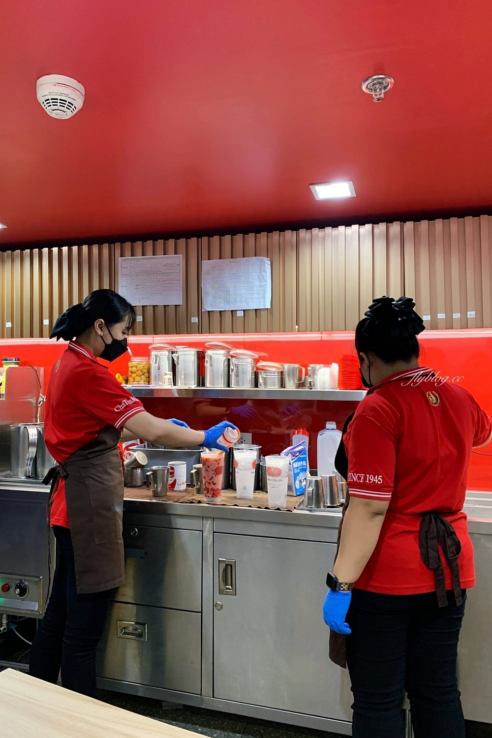 泰國曼谷｜泰國手標奶茶．泰國奶茶第一品牌手標牌ChaTraMue，曼谷素萬那普機場2樓就有 @飛天璇的口袋