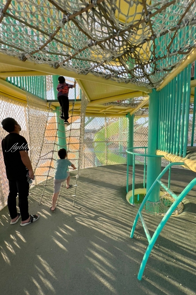 台中太平｜馬卡龍公園，全國戶外最高11公尺溜滑梯，台中太平最新的特色公園 @飛天璇的口袋