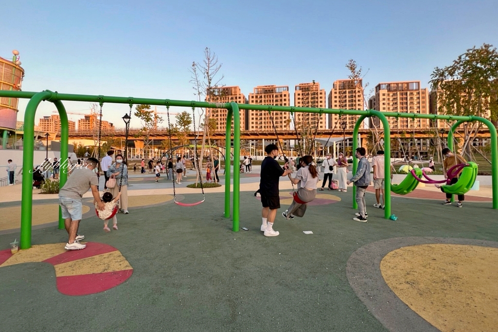 台中太平｜馬卡龍公園，全國戶外最高11公尺溜滑梯，台中太平最新的特色公園 @飛天璇的口袋