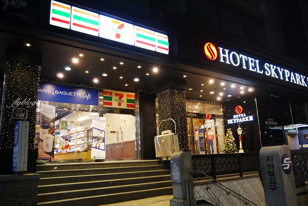 韓國首爾｜明洞樂天L7樂天飯店 Lotte Hotel L7 Myeongdong，明洞地鐵9號出口旁，搭乘機場巴士直達門口 @飛天璇的口袋