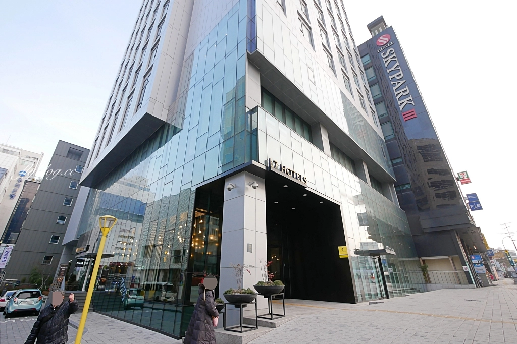 韓國首爾｜明洞樂天L7樂天飯店 Lotte Hotel L7 Myeongdong，明洞地鐵9號出口旁，搭乘機場巴士直達門口 @飛天璇的口袋