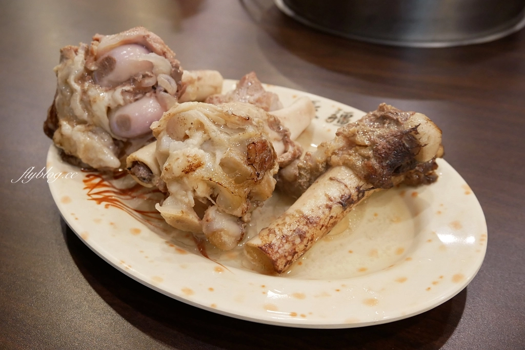 長疆炭燒羊肉爐-北屯店｜經濟實惠的連鎖羊肉爐專賣店，冬天限定全台暖暖開賣中 @飛天璇的口袋