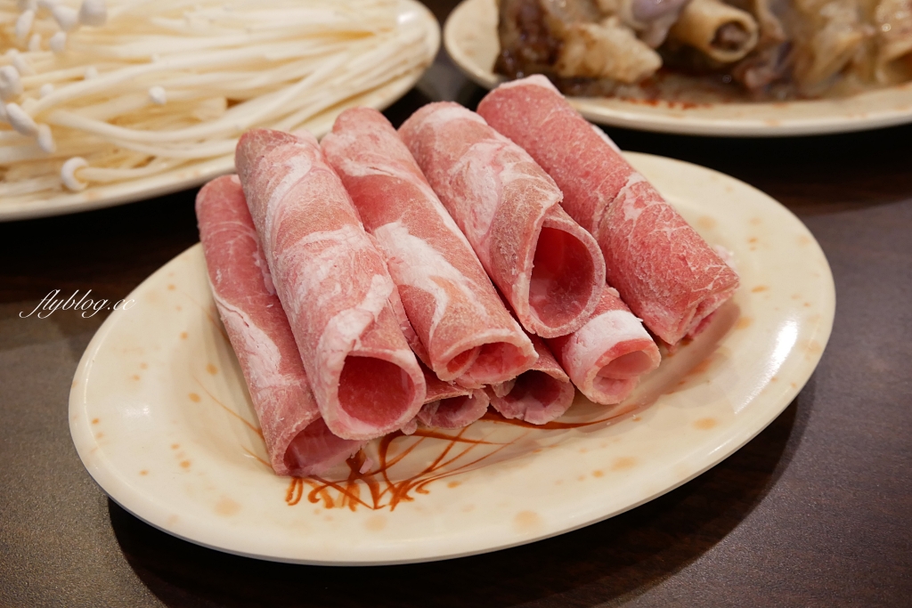長疆炭燒羊肉爐-北屯店｜經濟實惠的連鎖羊肉爐專賣店，冬天限定全台暖暖開賣中 @飛天璇的口袋