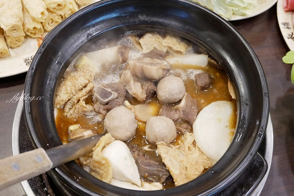 長疆炭燒羊肉爐-北屯店｜經濟實惠的連鎖羊肉爐專賣店，冬天限定全台暖暖開賣中 @飛天璇的口袋