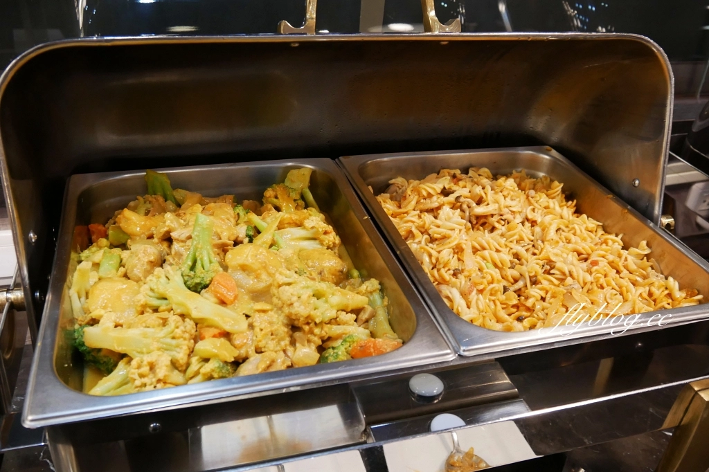 台南中西｜康橋商旅台南赤崁樓館．豐盛的早餐和宵夜免費供應，為了吃百匯住飯店 @飛天璇的口袋