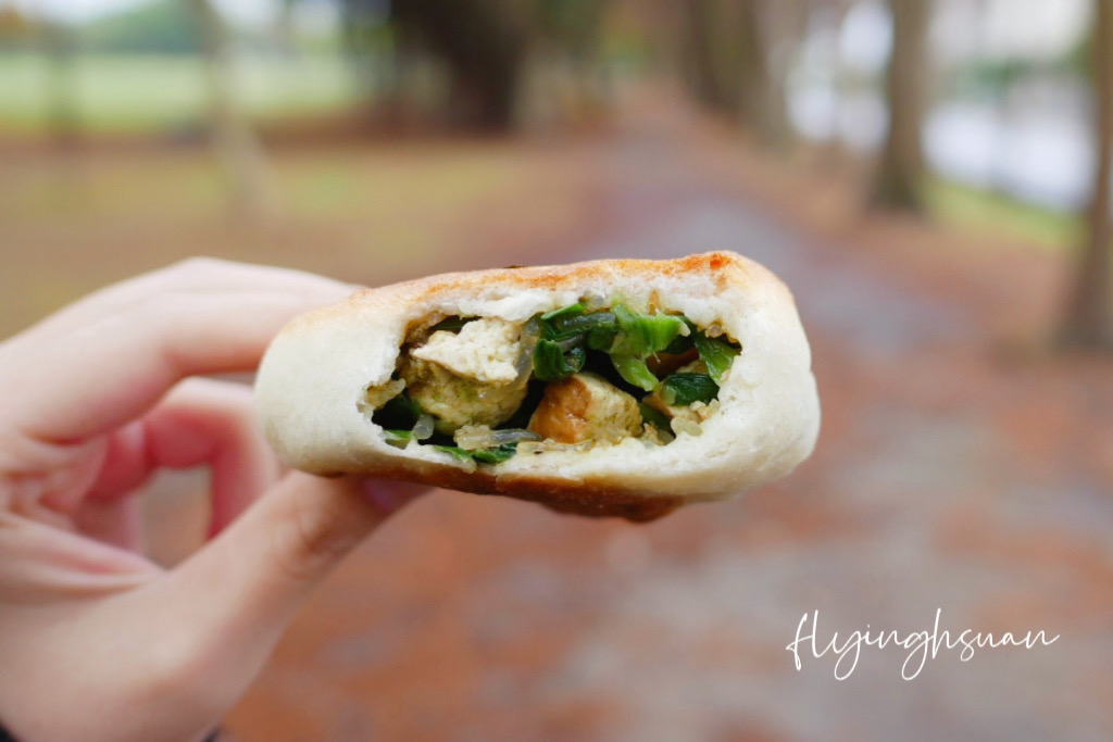 宜蘭五結｜阿賢碳烤燒餅．宜蘭超美味的五結碳烤燒餅店，一個只要10元銅板價 @飛天璇的口袋