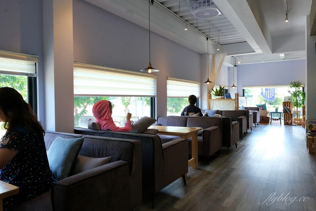 禾米咖啡｜座落於旱溪河畔的早午餐咖啡館，還有季節限定水果三明治 @飛天璇的口袋