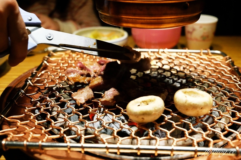 韓國首爾｜王妃家總店．明洞一定要吃韓國烤肉，郭富城和張宇也來朝聖的燒肉店 @飛天璇的口袋