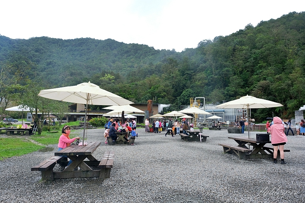清水地熱公園｜提著竹簍煮溫泉蛋，還可以露天免費泡腳，體驗浴衣和溫泉魚咬腳 @飛天璇的口袋