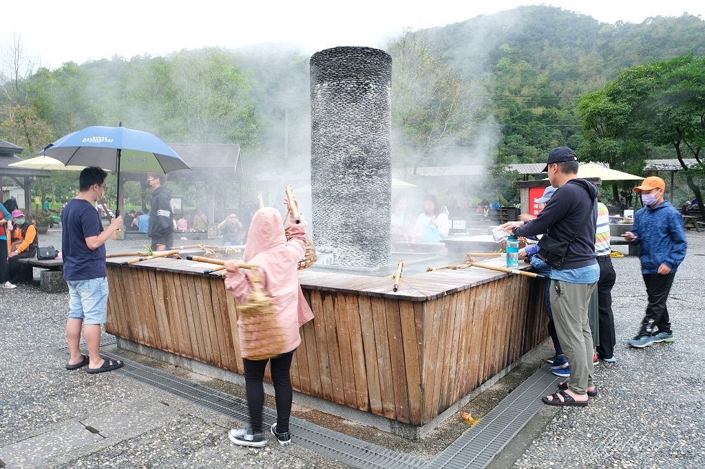 清水地熱公園｜提著竹簍煮溫泉蛋，還可以露天免費泡腳，體驗浴衣和溫泉魚咬腳 @飛天璇的口袋