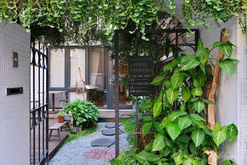 台中西區｜來森もり，精明商圈巷弄裡的咖啡館，品嚐用心的手作甜點，必點戚風蛋糕 @飛天璇的口袋