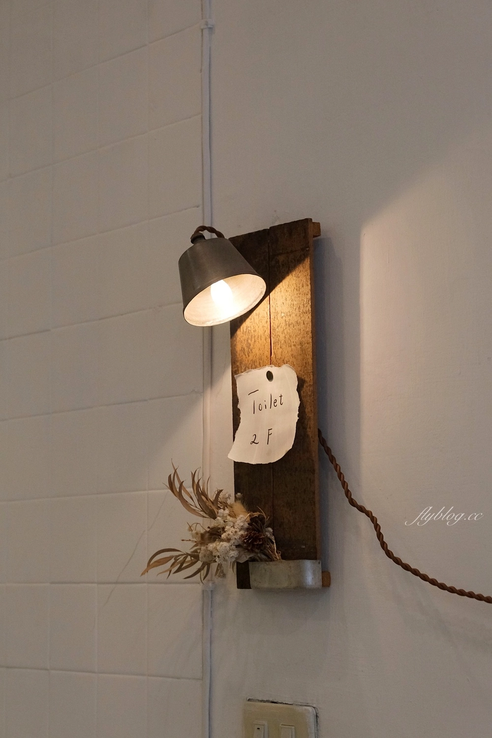 台中西區｜來森もり，精明商圈巷弄裡的咖啡館，品嚐用心的手作甜點，必點戚風蛋糕 @飛天璇的口袋