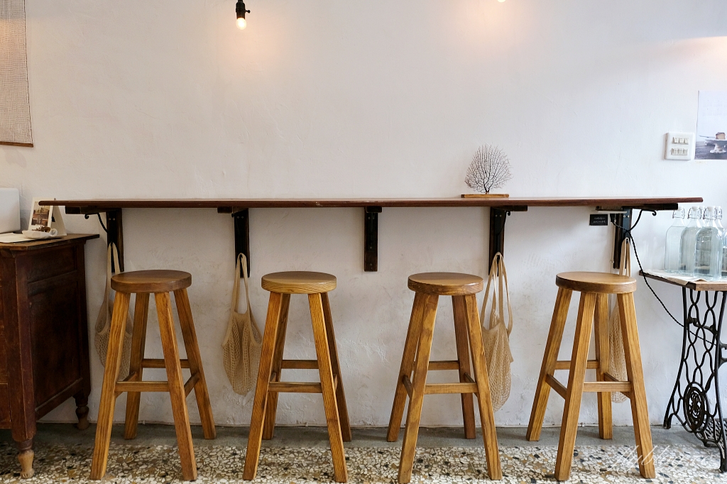 台中西區｜來森もり，精明商圈巷弄裡的咖啡館，品嚐用心的手作甜點，必點戚風蛋糕 @飛天璇的口袋