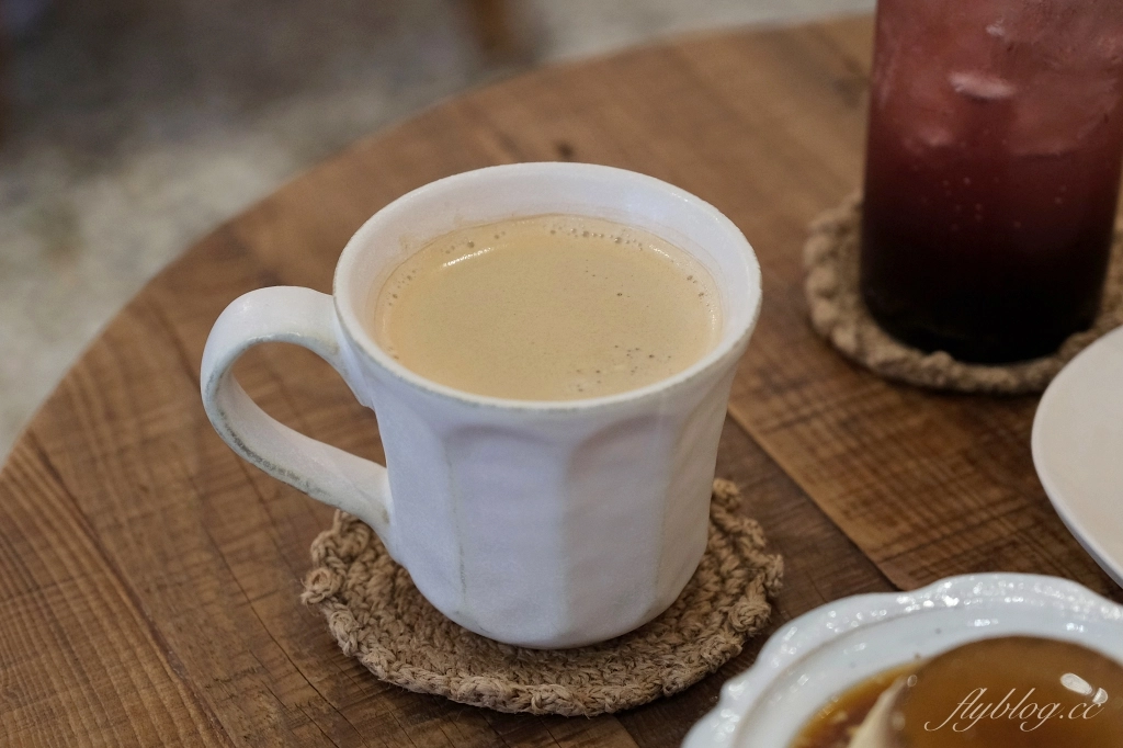 台中西區｜來森もり，精明商圈巷弄裡的咖啡館，品嚐用心的手作甜點，必點戚風蛋糕 @飛天璇的口袋