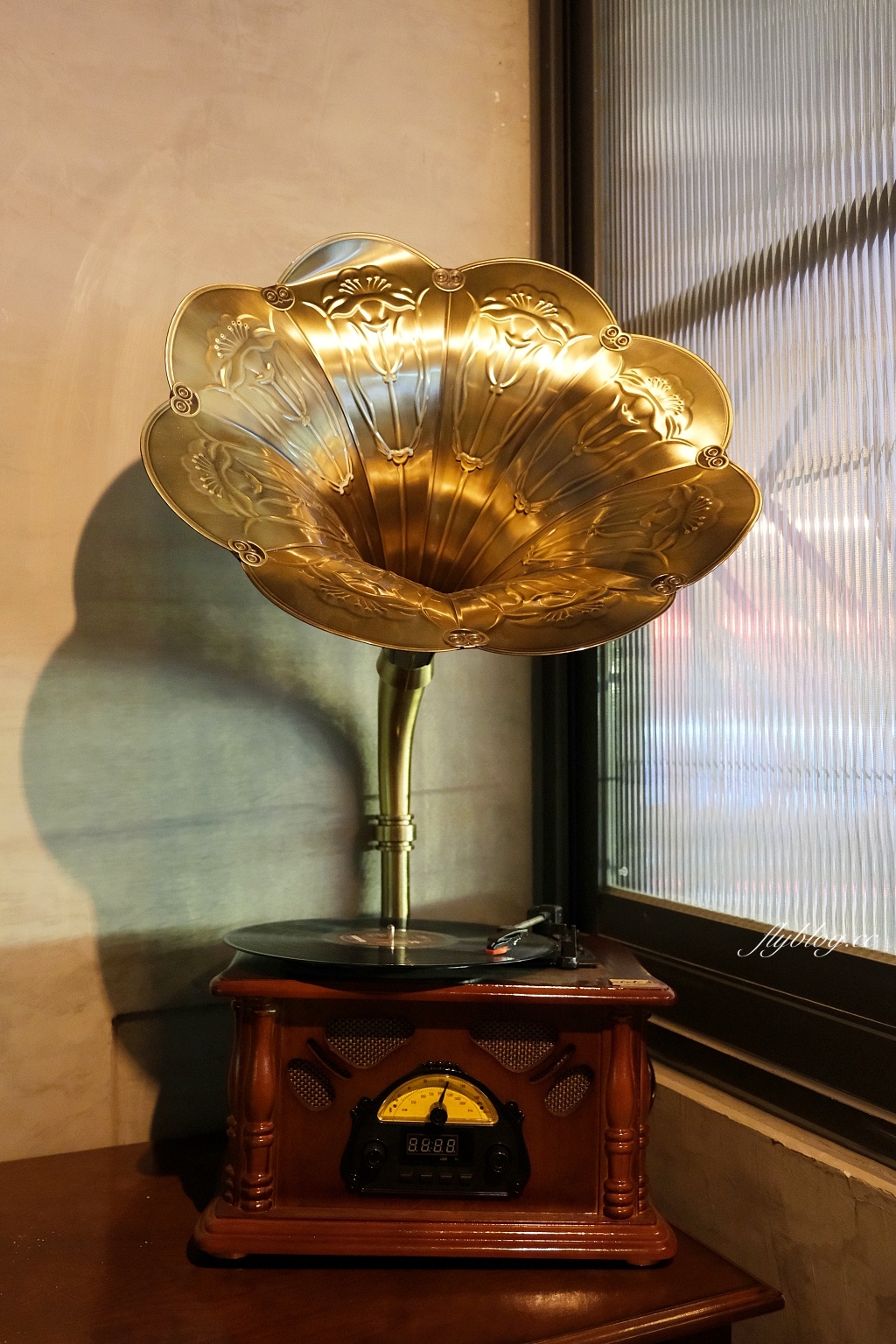 台中西區｜精誠壹山，隱身精明商圈巷弄裡，老宅改建海鮮燒肉店，重現60年代優雅風華 @飛天璇的口袋