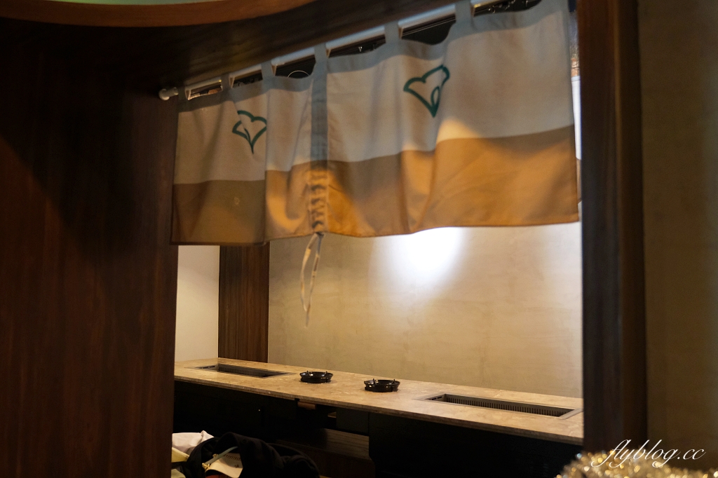 台中西區｜精誠壹山，隱身精明商圈巷弄裡，老宅改建海鮮燒肉店，重現60年代優雅風華 @飛天璇的口袋