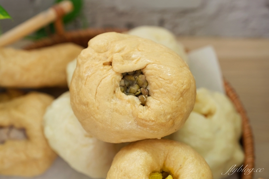 台中西屯｜華美包子，華美市場裡的包子饅頭，老麵發酵饅頭又Q又好吃 @飛天璇的口袋