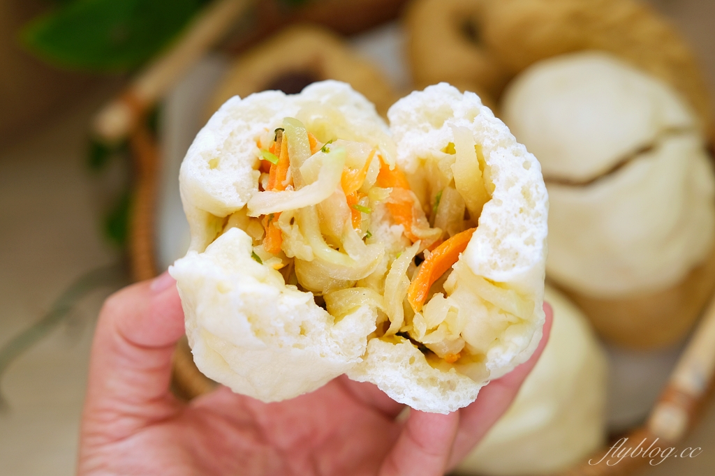 台中西屯｜華美包子，華美市場裡的包子饅頭，老麵發酵饅頭又Q又好吃 @飛天璇的口袋