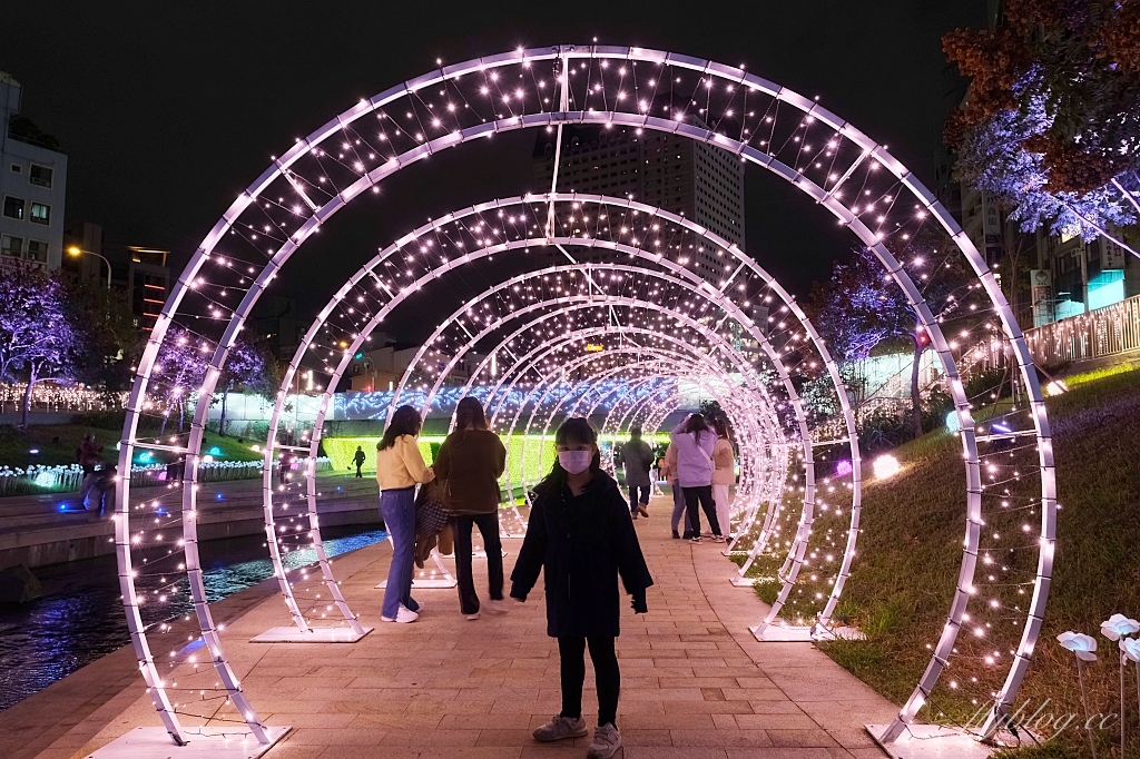 2022柳川藍帶水岸｜2022台中聖誕節嘉年華，台中好甜心動於中，柳川水舞秀開始點燈 @飛天璇的口袋