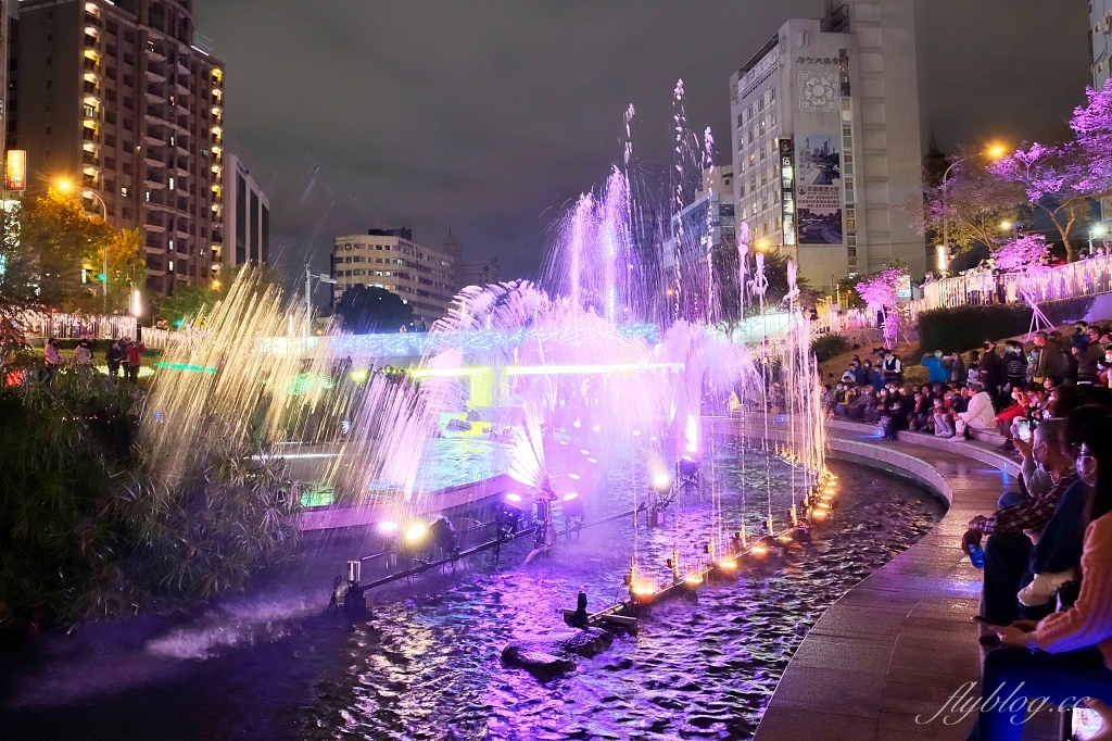 2022柳川藍帶水岸｜2022台中聖誕節嘉年華，台中好甜心動於中，柳川水舞秀開始點燈 @飛天璇的口袋