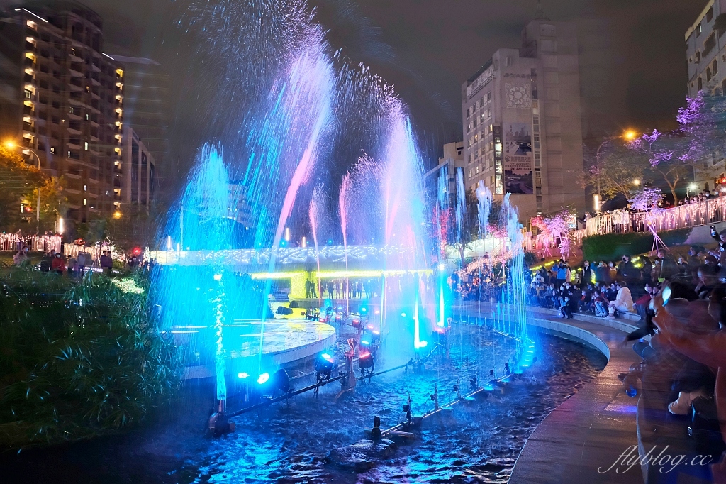 2022柳川藍帶水岸｜2022台中聖誕節嘉年華，台中好甜心動於中，柳川水舞秀開始點燈 @飛天璇的口袋