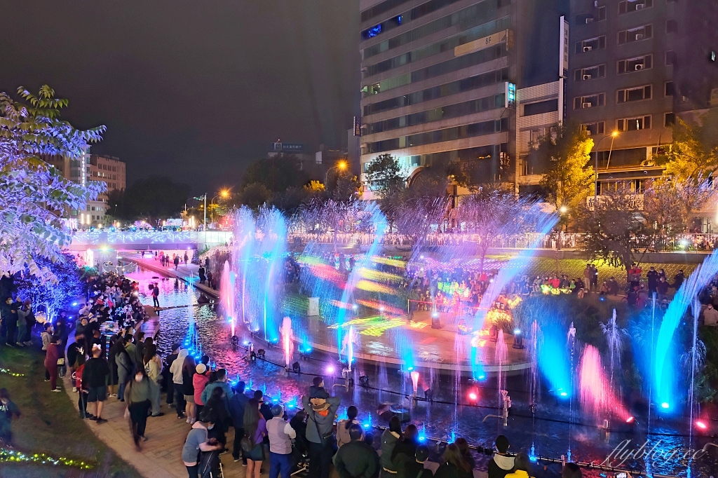 2022柳川藍帶水岸｜2022台中聖誕節嘉年華，台中好甜心動於中，柳川水舞秀開始點燈 @飛天璇的口袋