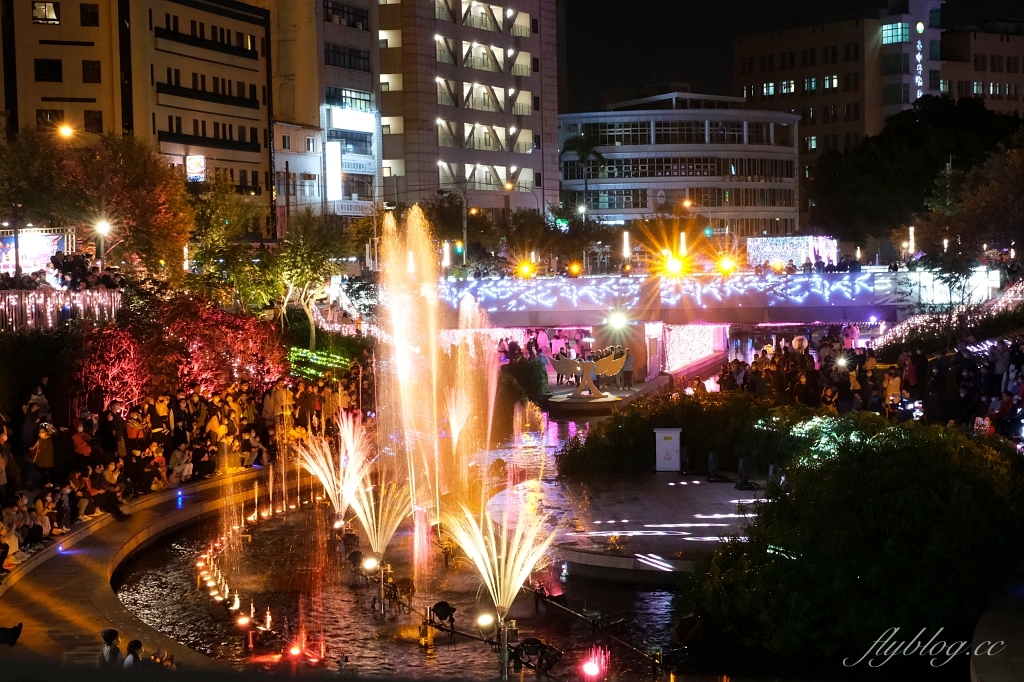 2022柳川藍帶水岸｜2022台中聖誕節嘉年華，台中好甜心動於中，柳川水舞秀開始點燈 @飛天璇的口袋