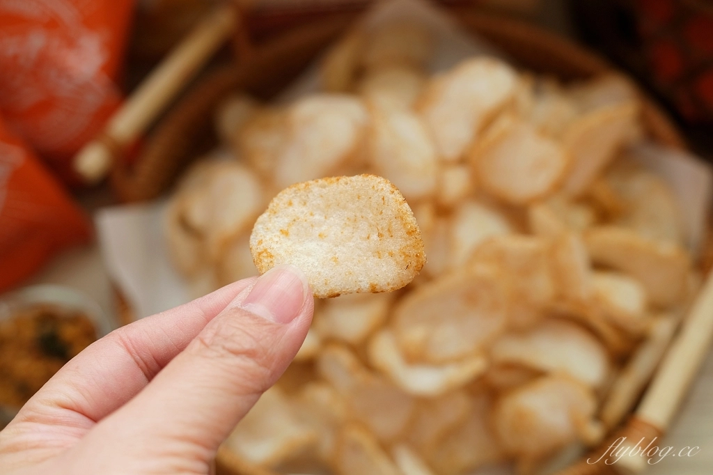 大眼蝦x江記華隆｜兩大品牌聯名出擊！超好吃的江記華隆肉鬆蝦餅，一口接一口吃不停，今年過年送禮就是它 @飛天璇的口袋
