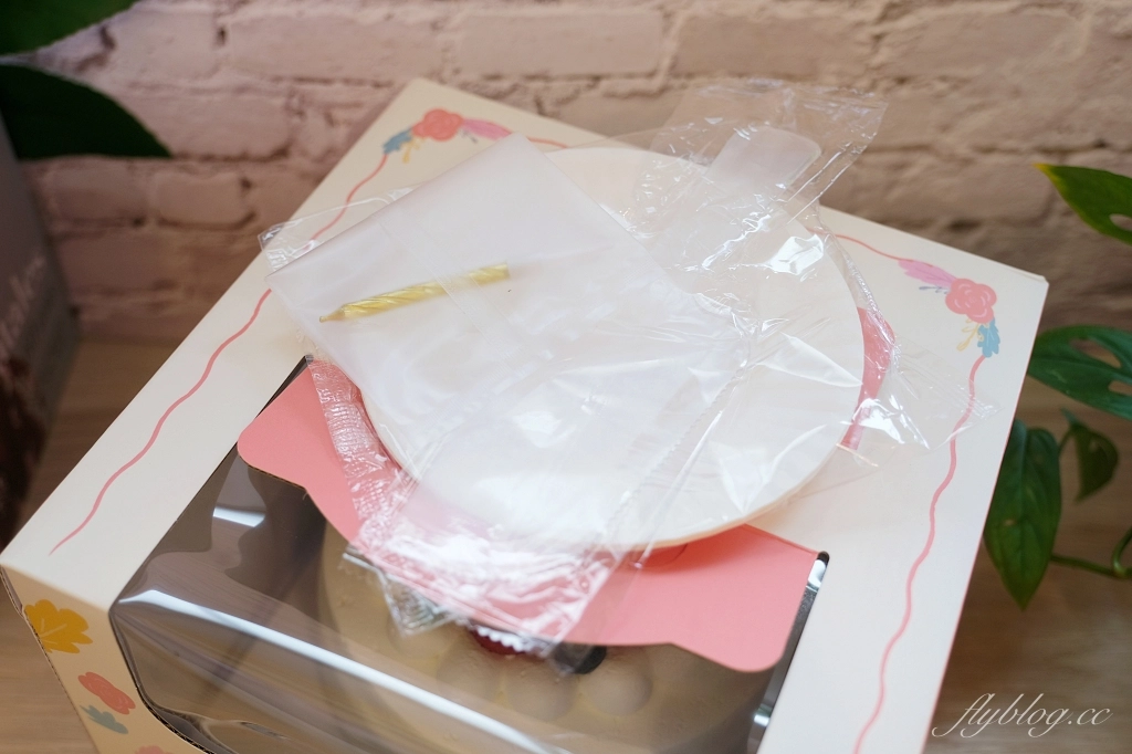 台中西區｜Maru Bakery．台中私人甜點工作室，新鮮好吃的草莓鮮奶油蛋糕 @飛天璇的口袋