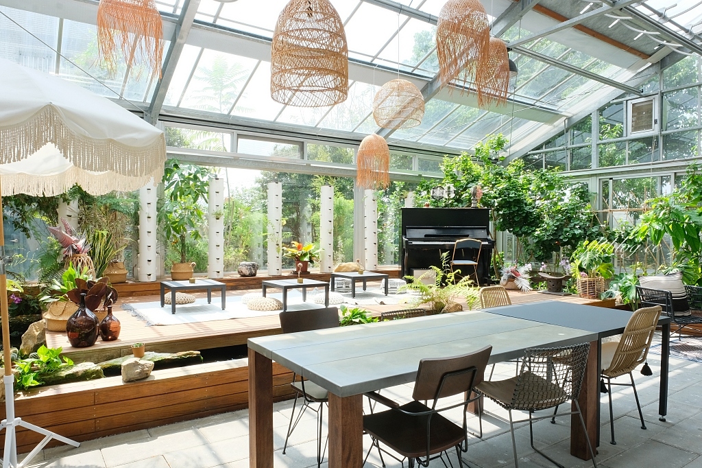 台中新社｜友利村．新社無菜單料理餐廳，超美玻璃屋還有浪漫水池造景 @飛天璇的口袋