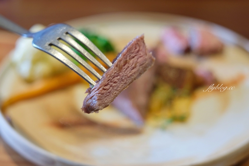 台中新社|友利村.新社無菜單料理餐廳,超美玻璃屋還有浪漫水池造景 @飛天璇的口袋 台中新社|友利村.新社無菜單料理餐廳,超美玻璃屋還有浪漫水池造景 @飛天璇的口袋