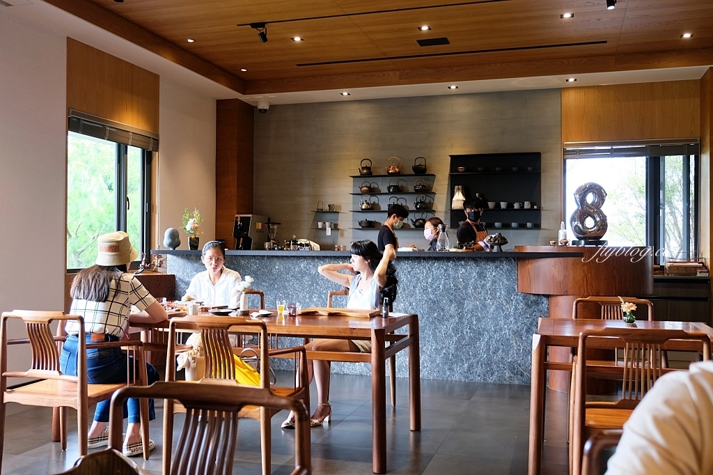 台中新社｜友利村．新社無菜單料理餐廳，超美玻璃屋還有浪漫水池造景 @飛天璇的口袋