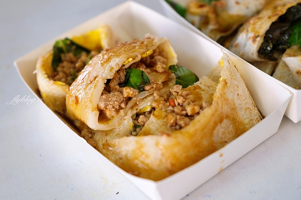 台中西屯|小時代眷村美食,隱身在惠來市場的古早味人氣蛋餅,必點打拋豬和皮蛋口味粉漿蛋餅 @飛天璇的口袋 台中西屯|小時代眷村美食,隱身在惠來市場的古早味人氣蛋餅,必點打拋豬和皮蛋口味粉漿蛋餅 @飛天璇的口袋