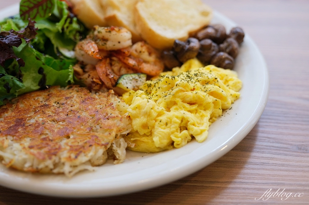 台中西區｜裹腹 Grab Food Brunch，Sogo百貨後方巷弄裡的早午餐店，台中寵物友善咖啡館 @飛天璇的口袋