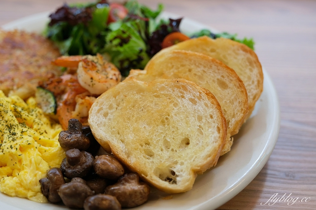 台中西區｜裹腹 Grab Food Brunch，Sogo百貨後方巷弄裡的早午餐店，台中寵物友善咖啡館 @飛天璇的口袋