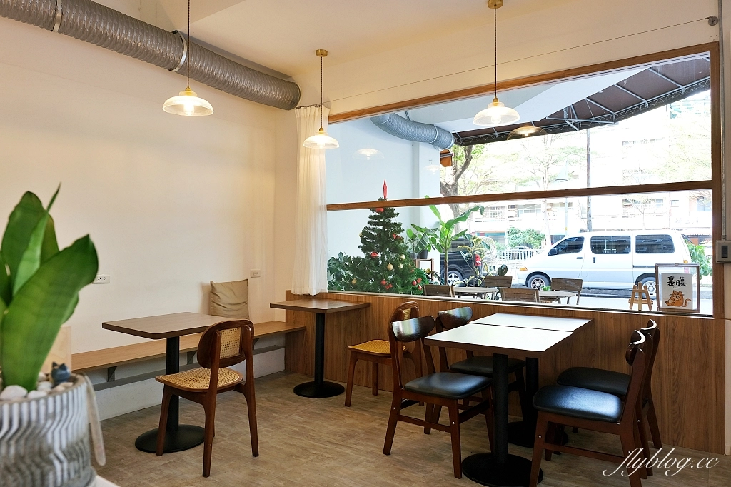 台中西區｜裹腹 Grab Food Brunch，Sogo百貨後方巷弄裡的早午餐店，台中寵物友善咖啡館 @飛天璇的口袋