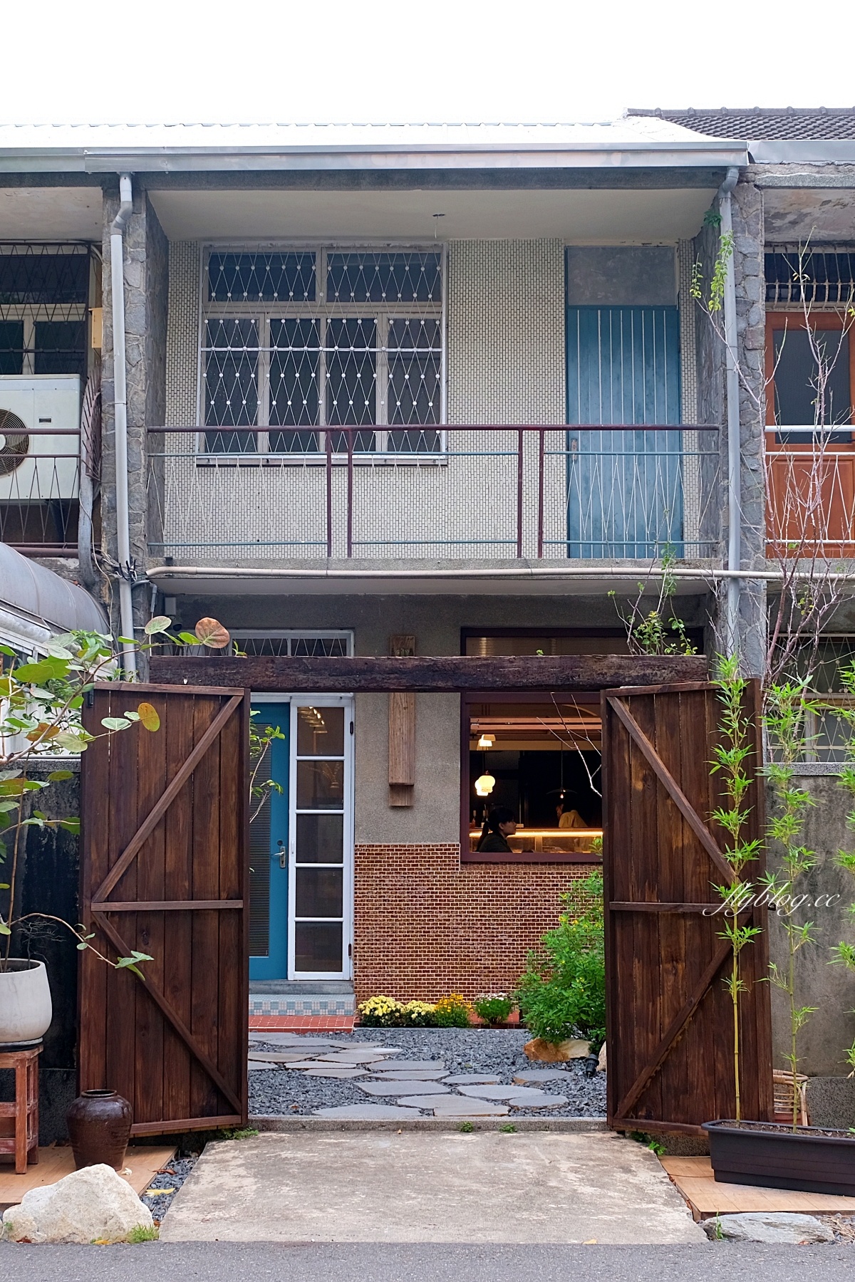 台中西區｜LENKA蘭卡三店，模範商圈老宅甜點館，鬧中取靜的下午茶時光 @飛天璇的口袋